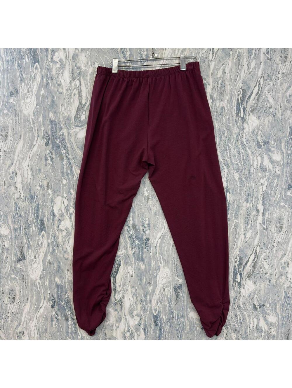 Boho Lagenlook Casual Burgundy Synched Capri Leggings (L)